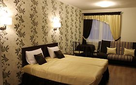 Отель Загородный Клуб Фестивальный  3*